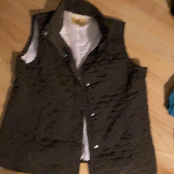 Women’s cold weather sleeves less Vest - Picture 3 of 5